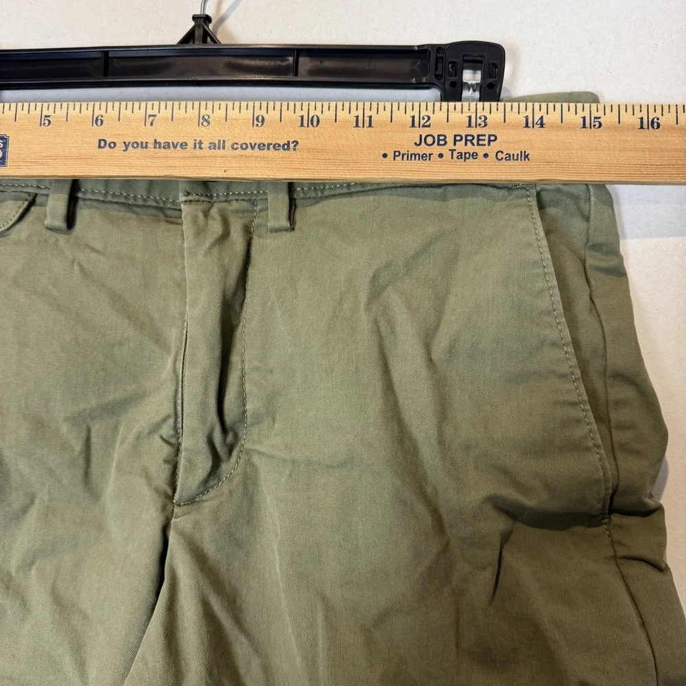 Banana Republic Shorts Mens 29 Green Flat Front 9 Inseam Chino‎ Stretch Casual